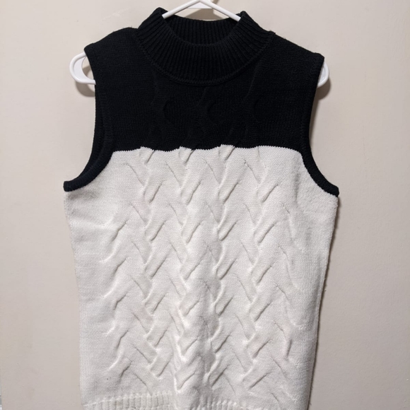 Calvin Klein Women's Sweatshirt - Picture 3 of 5